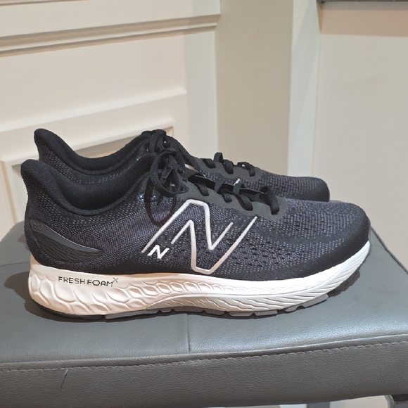 New Balance Other - New Balance Fresh Foam X 880 Black and Gray Sneakers Brand New With No Tags